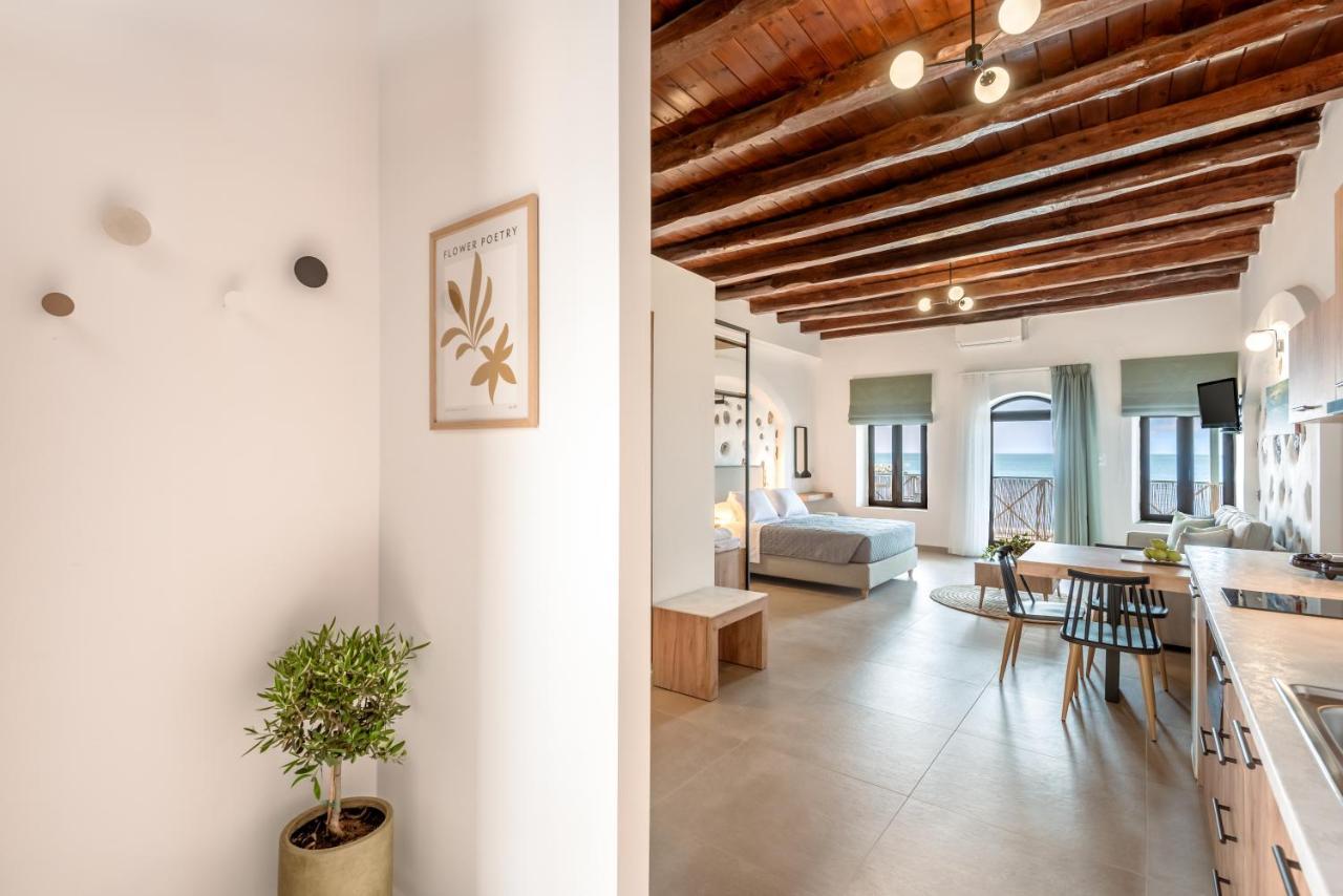 Superb Apartments Kriaras Sea View In Sfakia Khora Sfakion Exterior photo