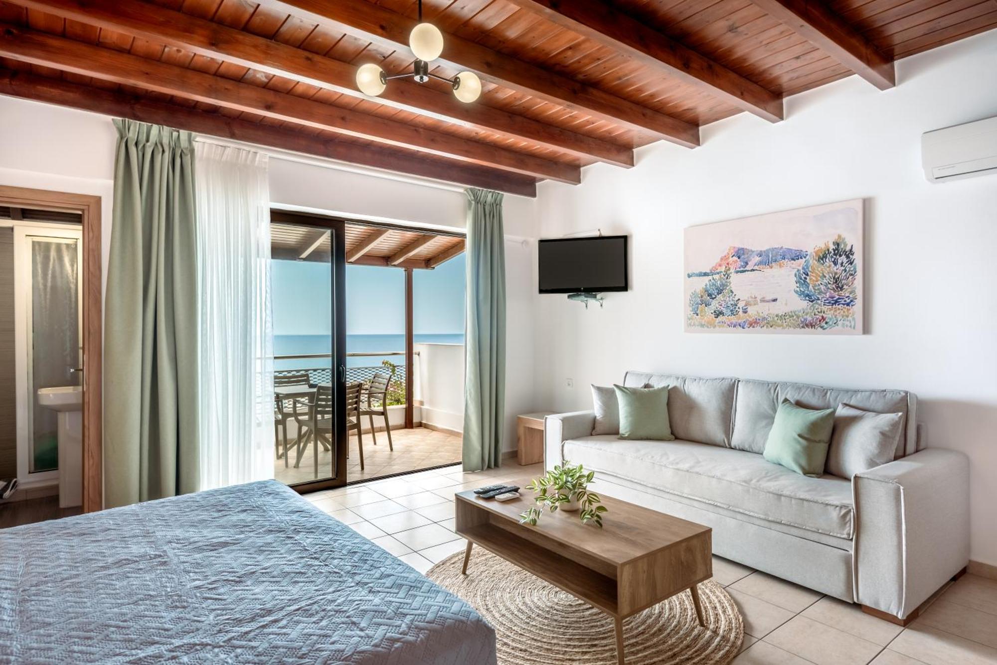 Superb Apartments Kriaras Sea View In Sfakia Khora Sfakion Exterior photo
