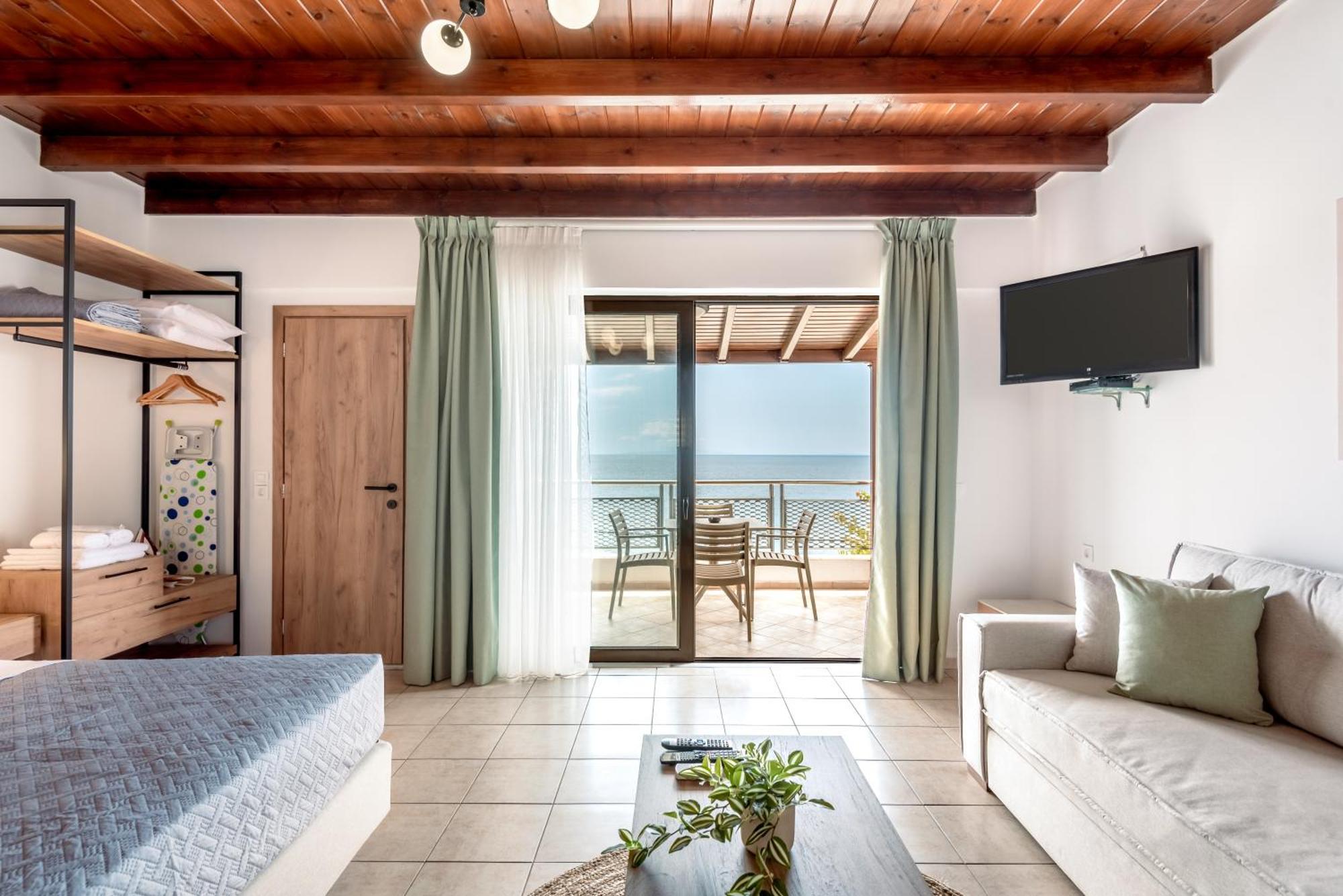 Superb Apartments Kriaras Sea View In Sfakia Khora Sfakion Exterior photo