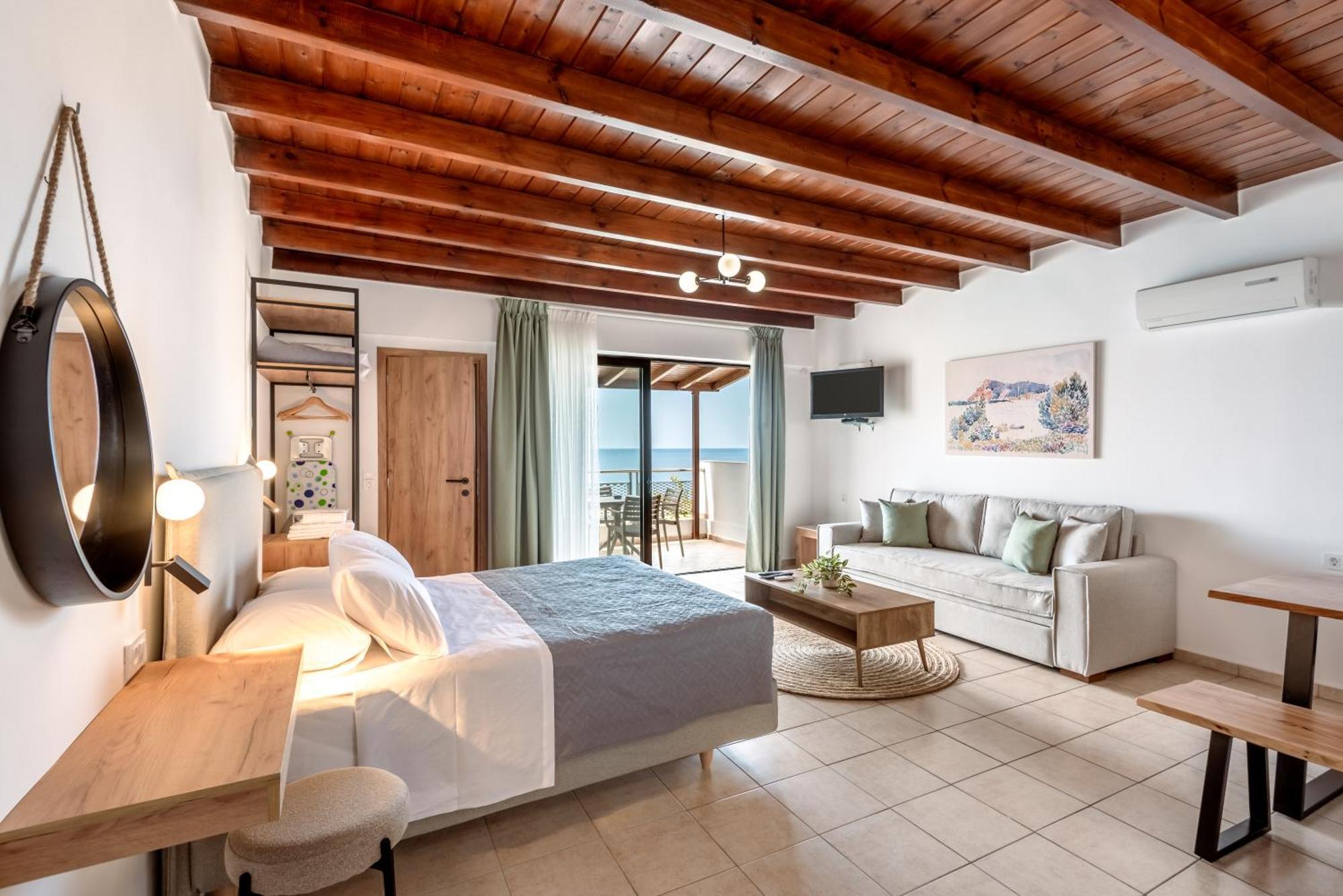 Superb Apartments Kriaras Sea View In Sfakia Khora Sfakion Exterior photo