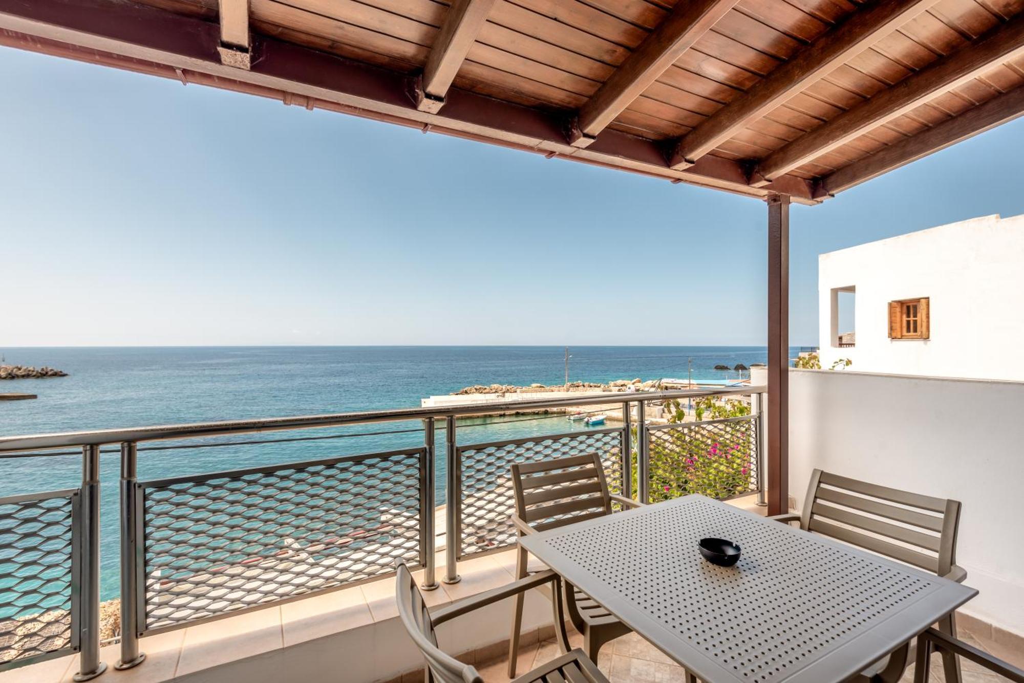 Superb Apartments Kriaras Sea View In Sfakia Khora Sfakion Exterior photo