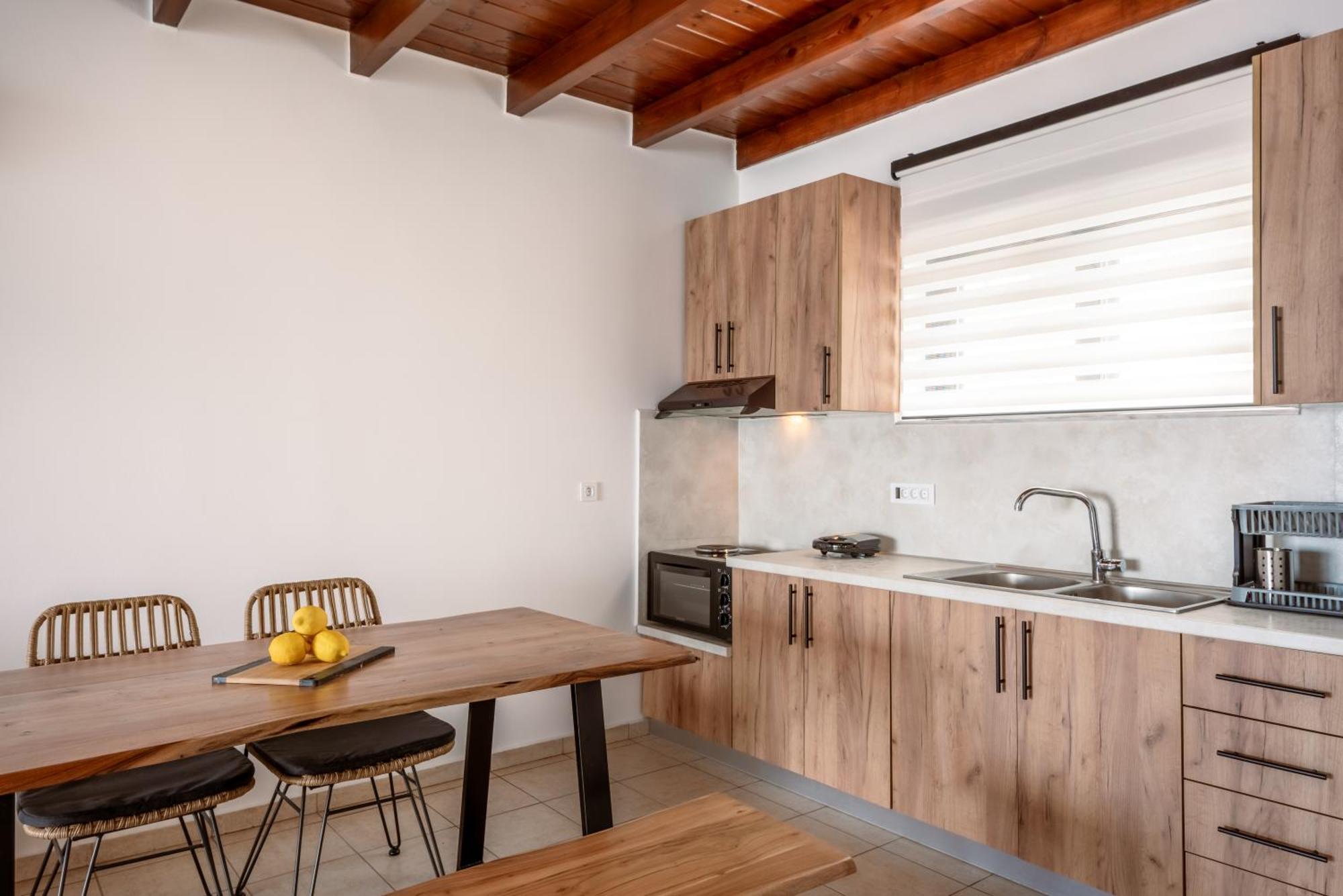 Superb Apartments Kriaras Sea View In Sfakia Khora Sfakion Exterior photo
